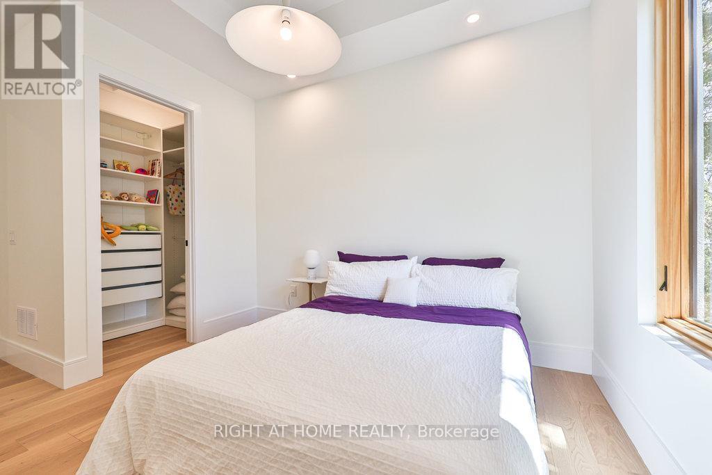 920 Calder Road, Mississauga, ON - Indoor Photo Showing Bedroom