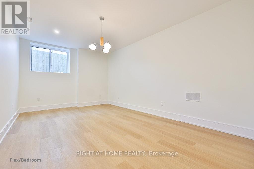920 Calder Road, Mississauga, ON - Indoor Photo Showing Other Room