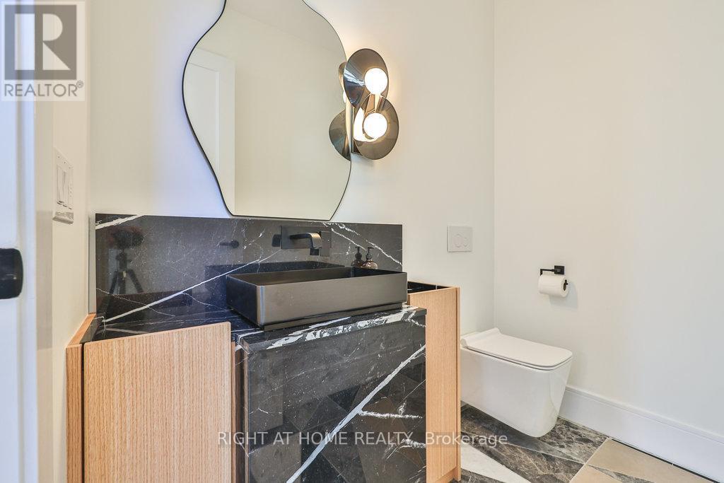 920 Calder Road, Mississauga, ON - Indoor