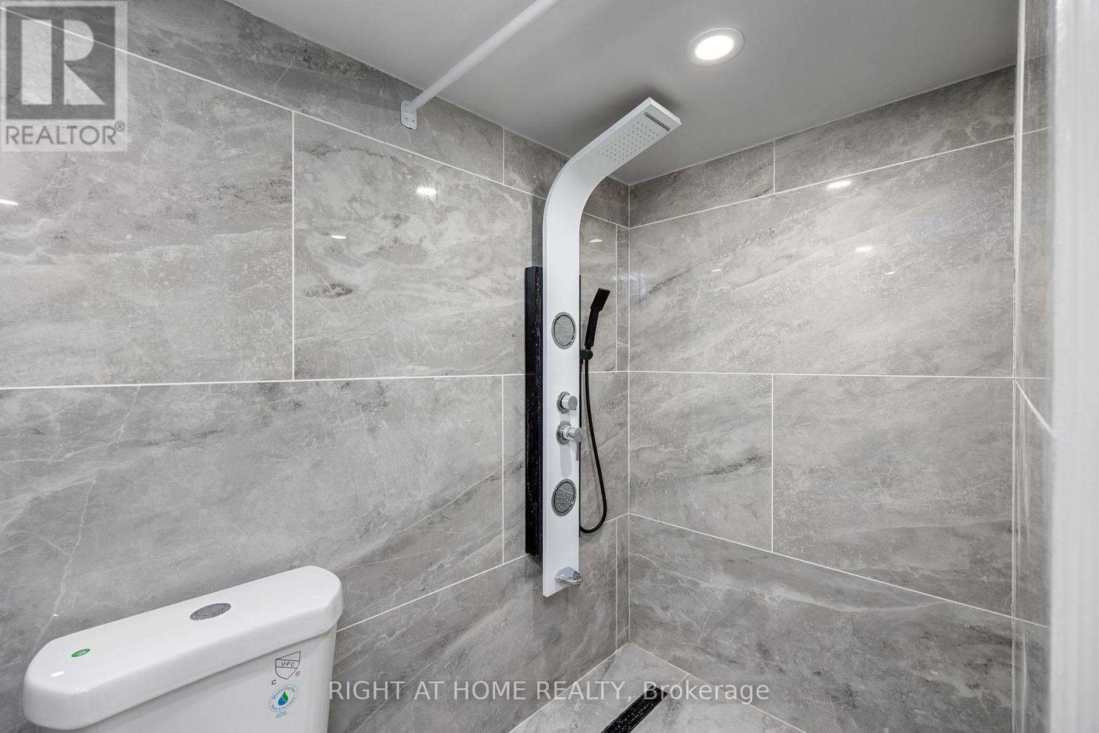 53 Gaiety Drive, Toronto, ON - Indoor Photo Showing Bathroom