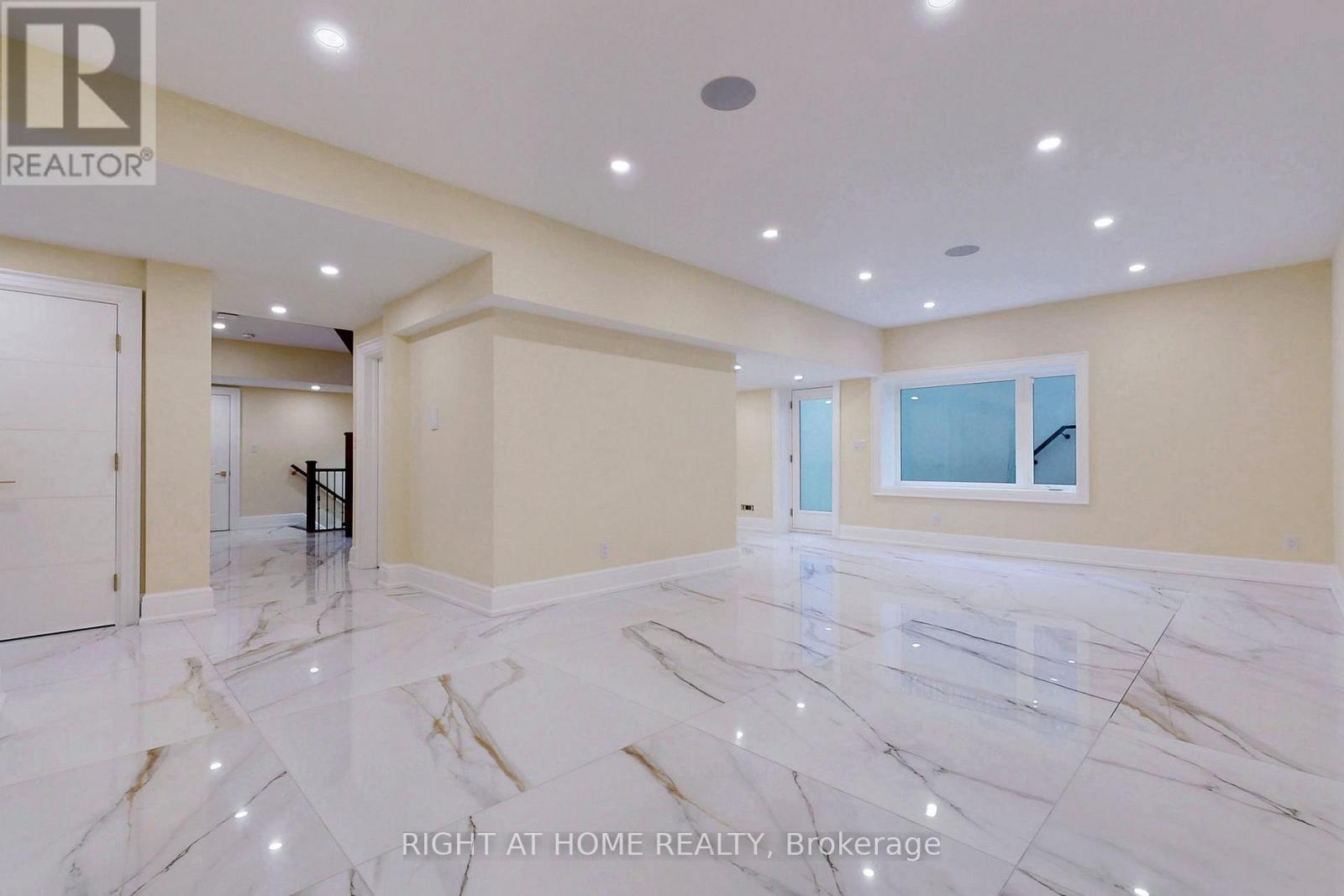 10 Jocelyn Crescent, Toronto, ON - Indoor Photo Showing Other Room