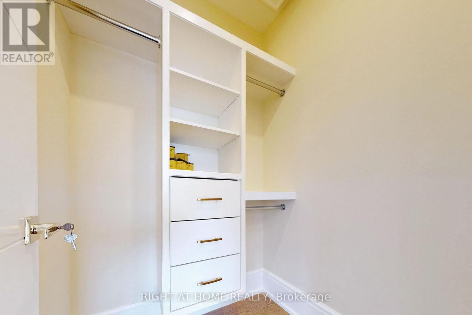 10 Jocelyn Crescent, Toronto, ON - Indoor With Storage