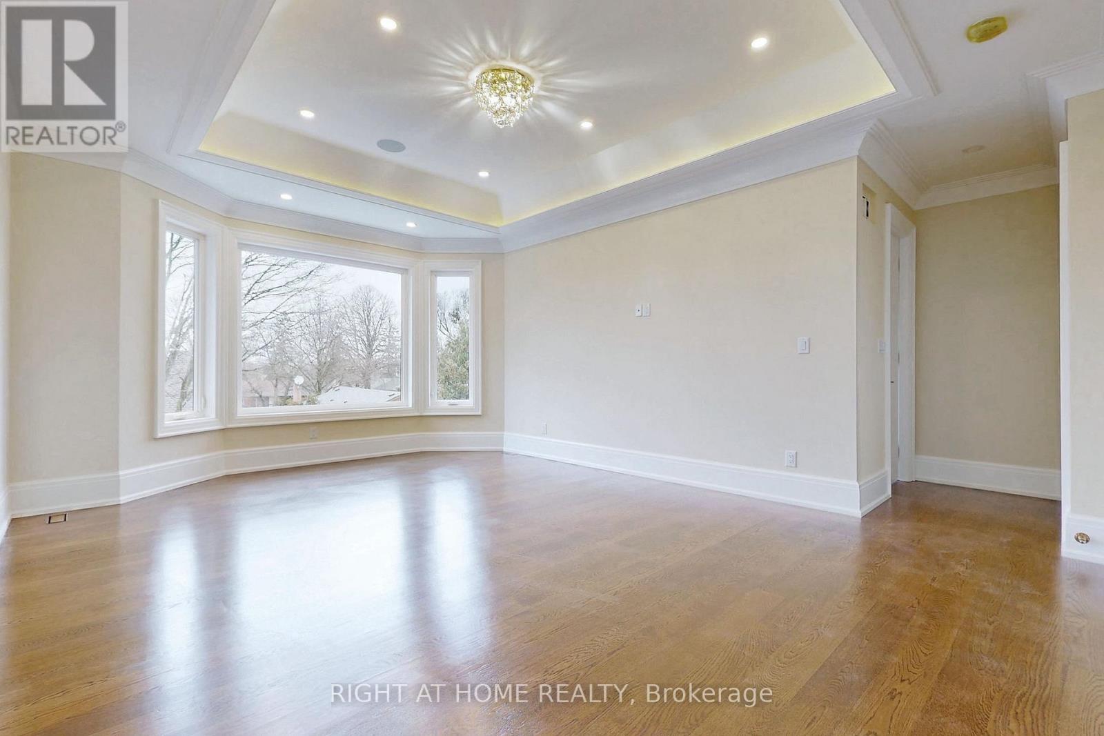 10 Jocelyn Crescent, Toronto, ON - Indoor Photo Showing Other Room