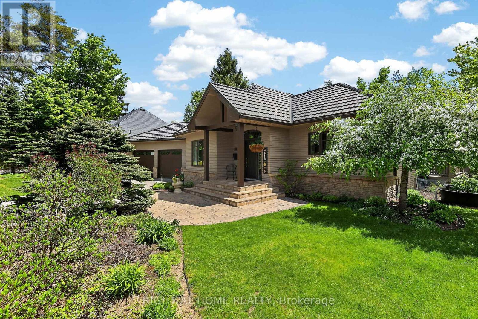 13 Alpine Way, Oro-Medonte, ON - Outdoor