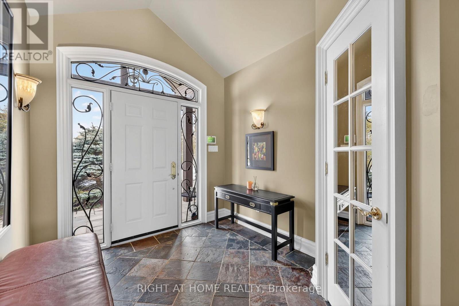 13 Alpine Way, Oro-Medonte, ON - Indoor Photo Showing Other Room