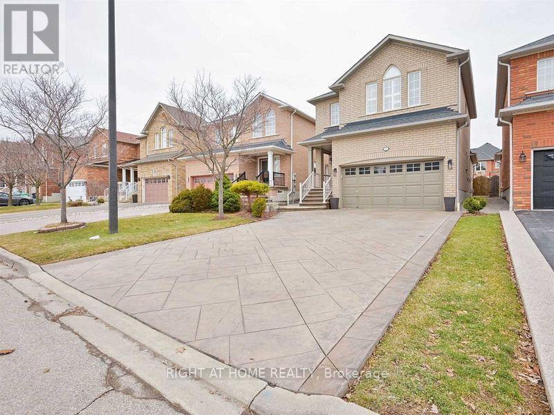 814 Brass Winds Place, Mississauga, ON - Outdoor With Facade