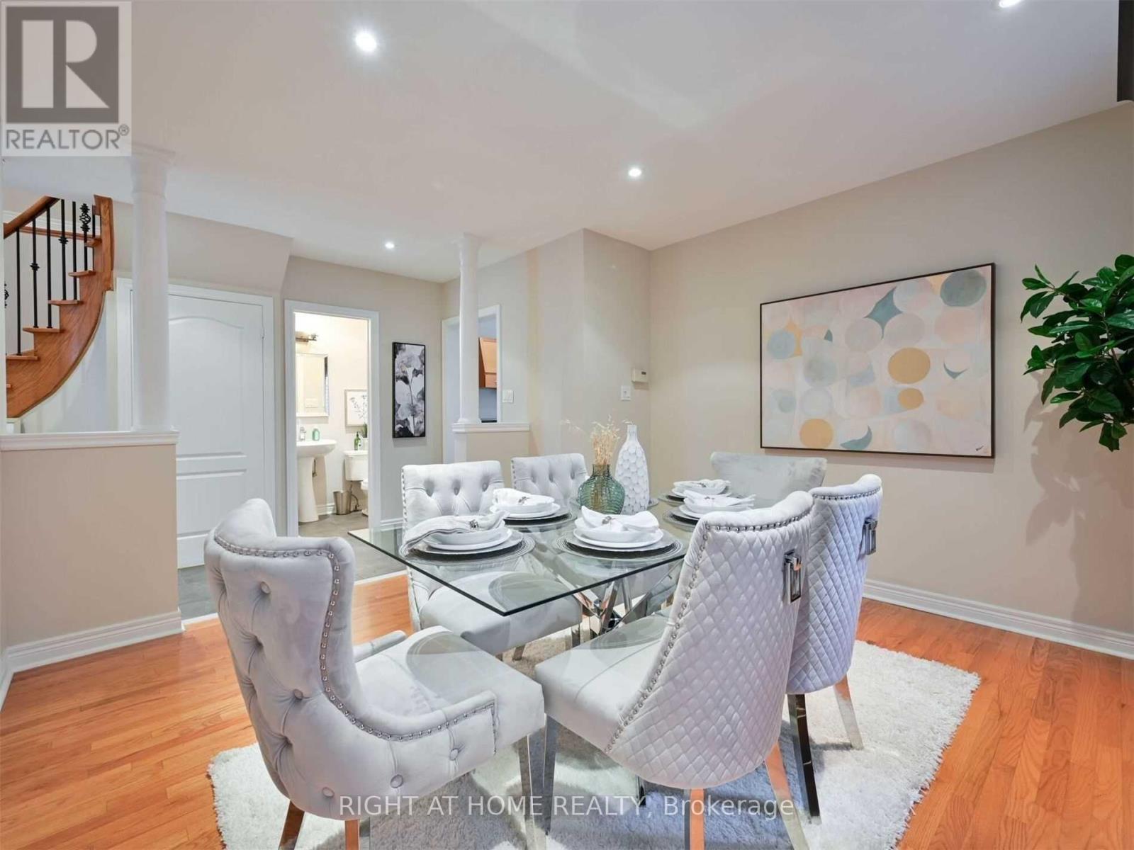 814 Brass Winds Place, Mississauga, ON - Indoor Photo Showing Dining Room