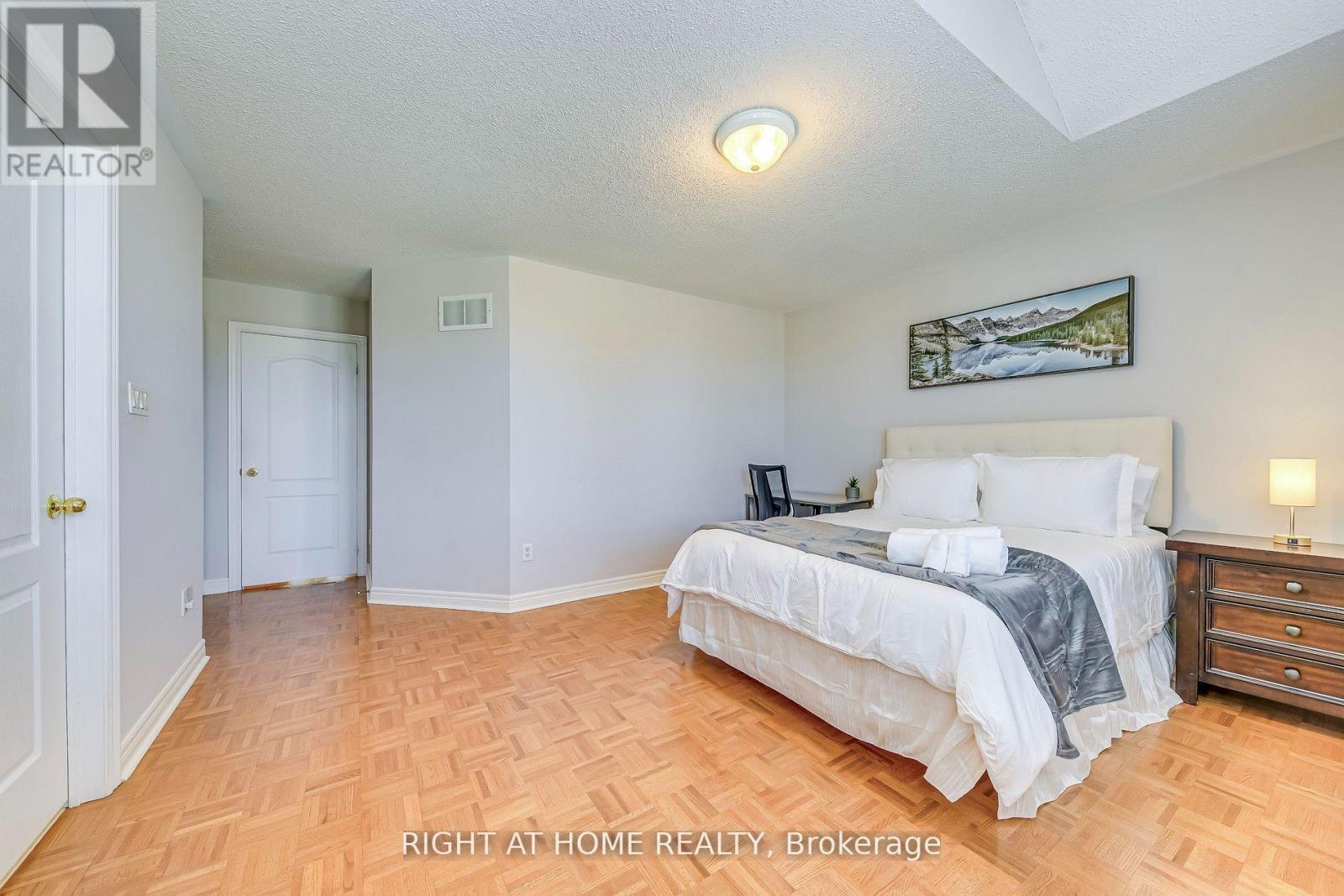 814 Brass Winds Place, Mississauga, ON - Indoor Photo Showing Bedroom