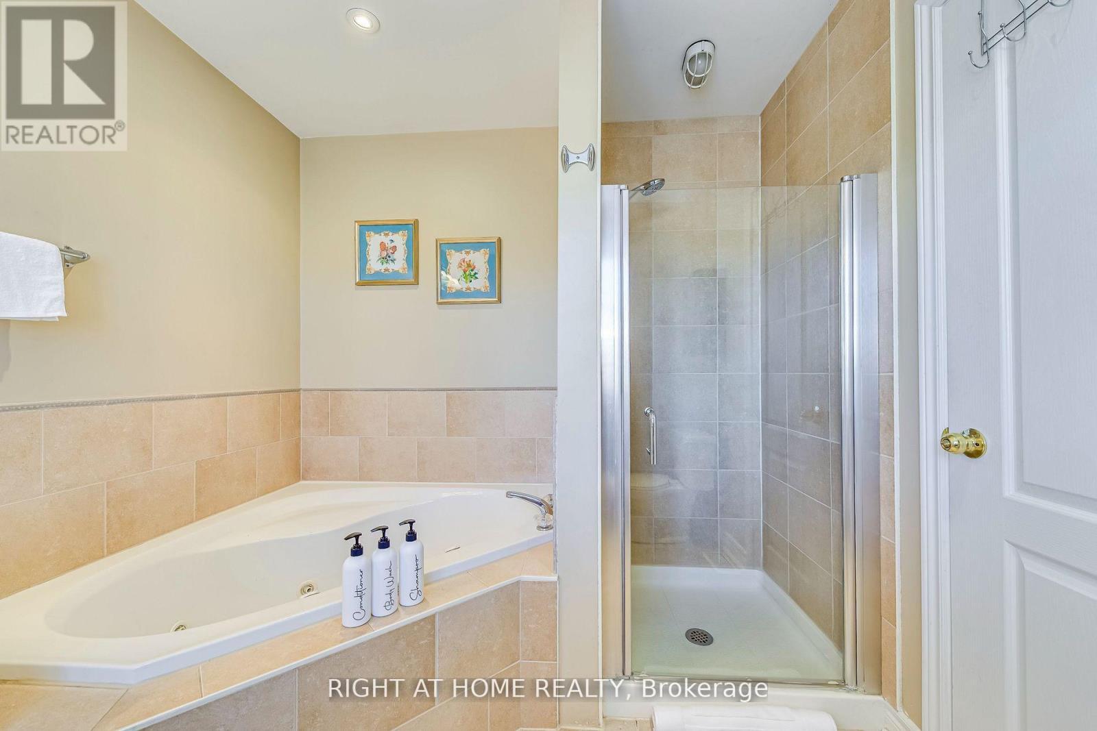 814 Brass Winds Place, Mississauga, ON - Indoor Photo Showing Bathroom