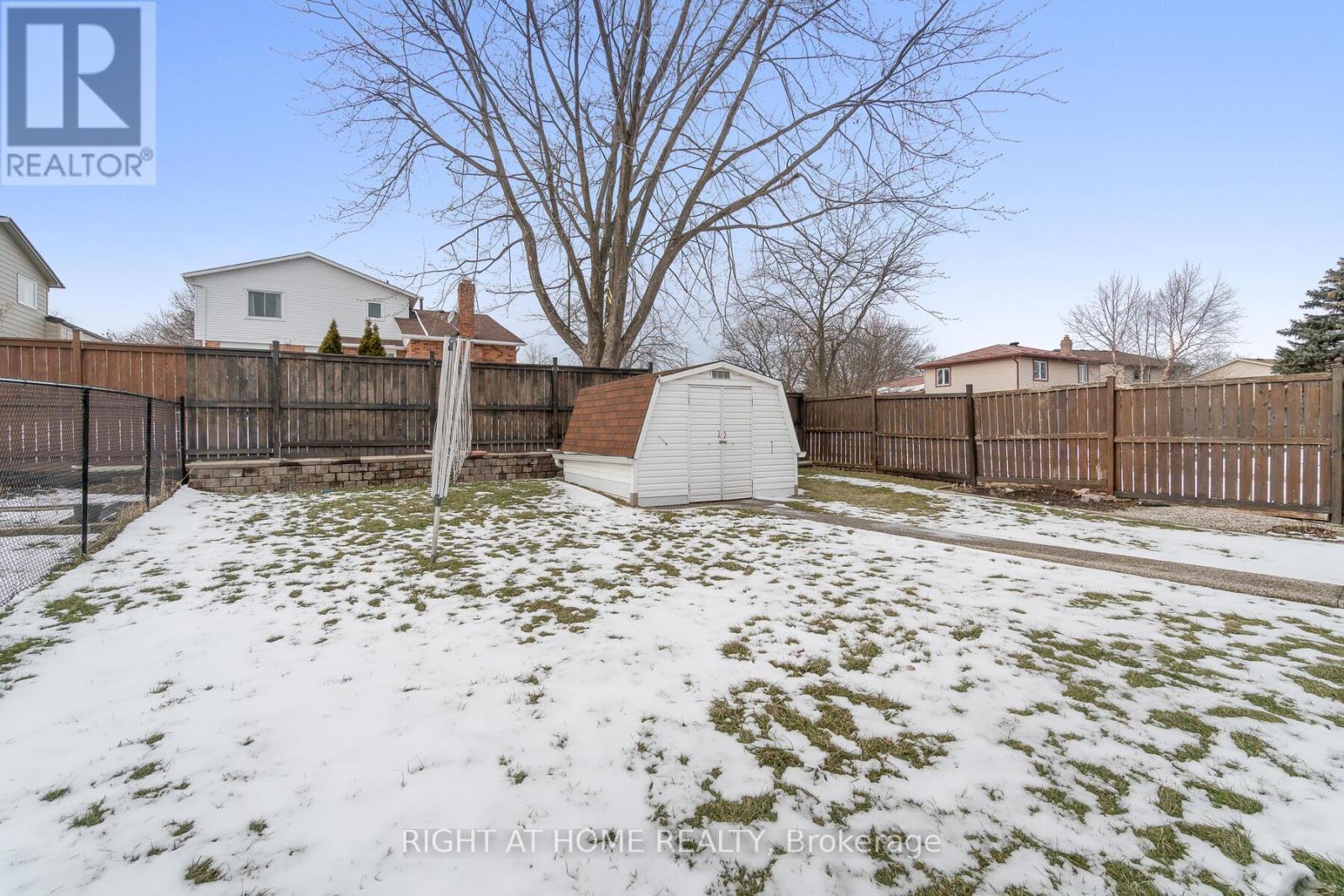2035 Carleton Court, Burlington, ON - Outdoor