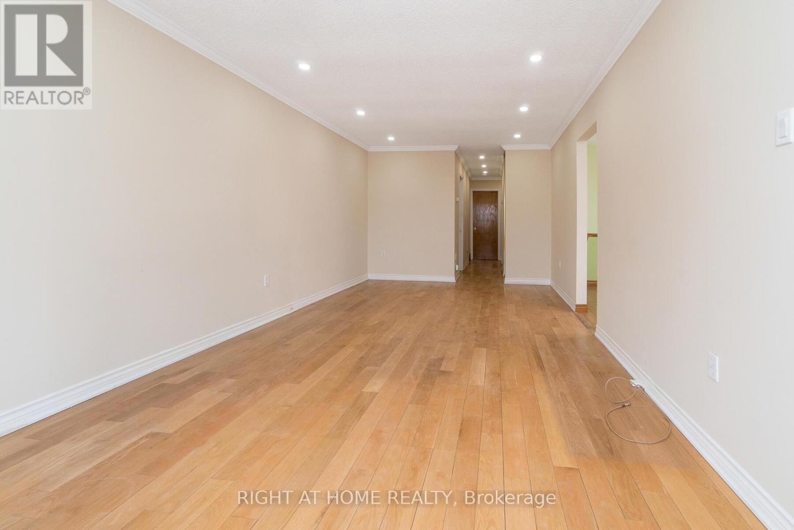 2035 Carleton Court, Burlington, ON - Indoor Photo Showing Other Room