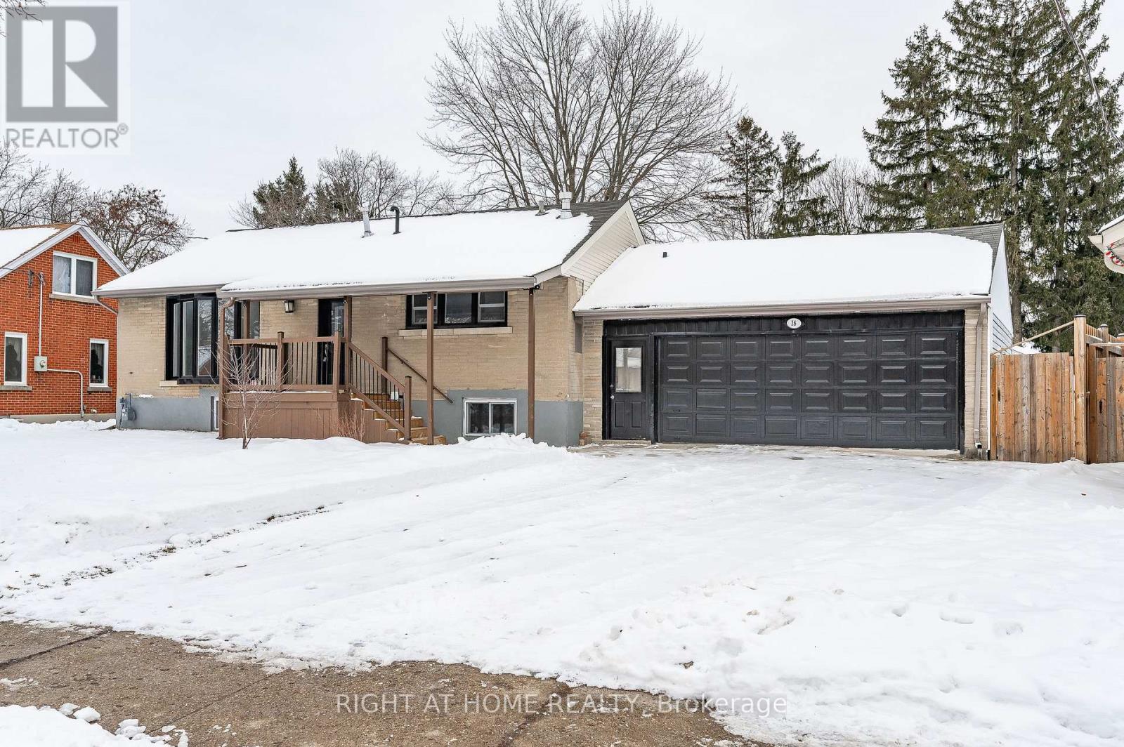 18 Ridgewood Avenue, Kitchener, ON - Outdoor