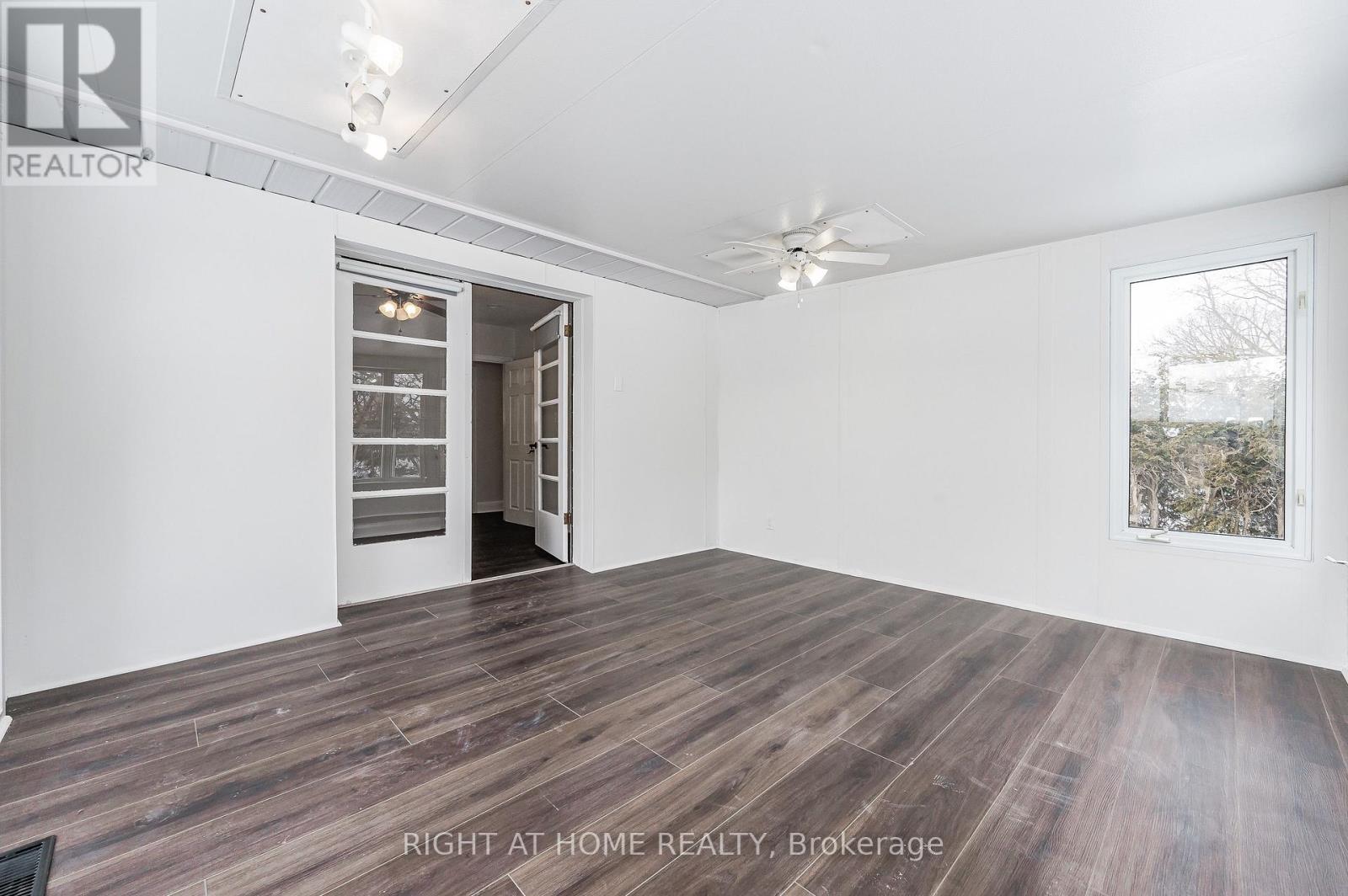 18 Ridgewood Avenue, Kitchener, ON - Indoor Photo Showing Other Room
