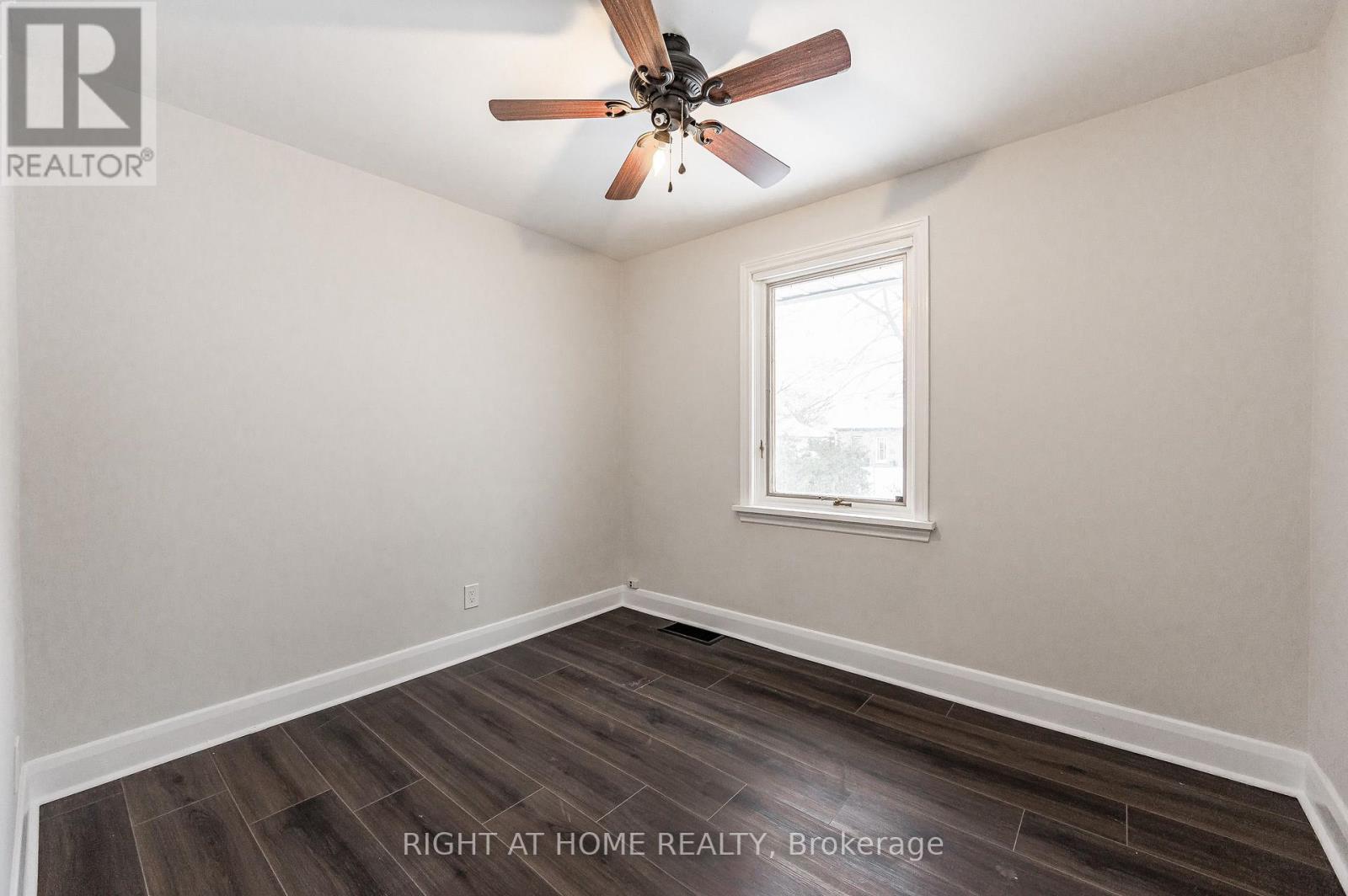 18 Ridgewood Avenue, Kitchener, ON - Indoor Photo Showing Other Room