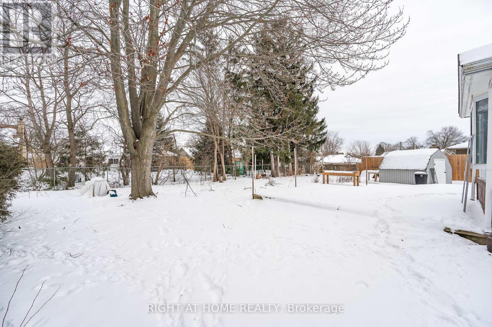 18 Ridgewood Avenue, Kitchener, ON - Outdoor