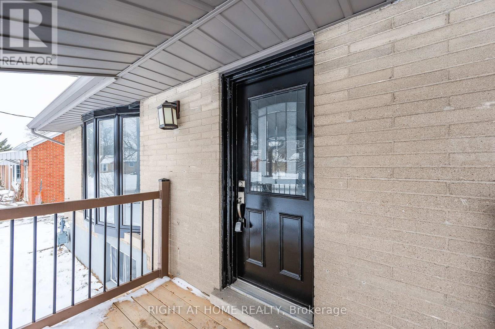 18 Ridgewood Avenue, Kitchener, ON - Outdoor With Exterior