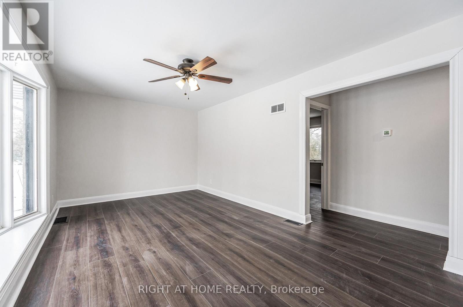 18 Ridgewood Avenue, Kitchener, ON - Indoor Photo Showing Other Room