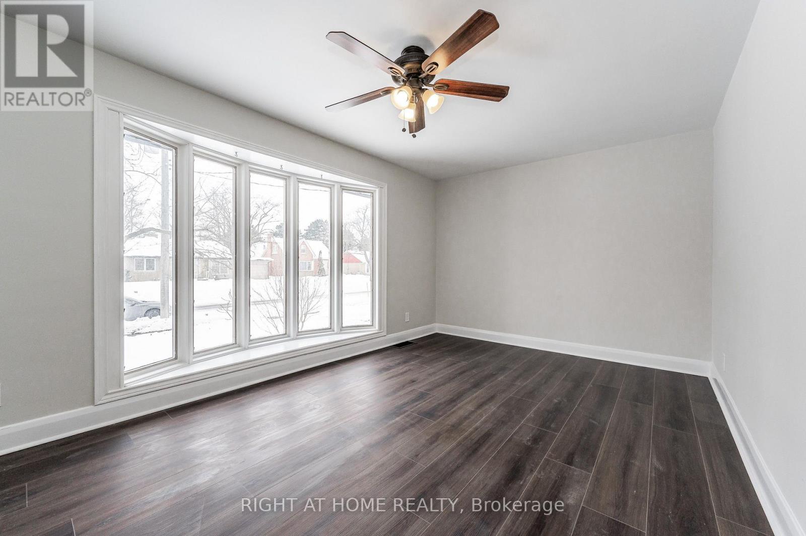 18 Ridgewood Avenue, Kitchener, ON - Indoor Photo Showing Other Room