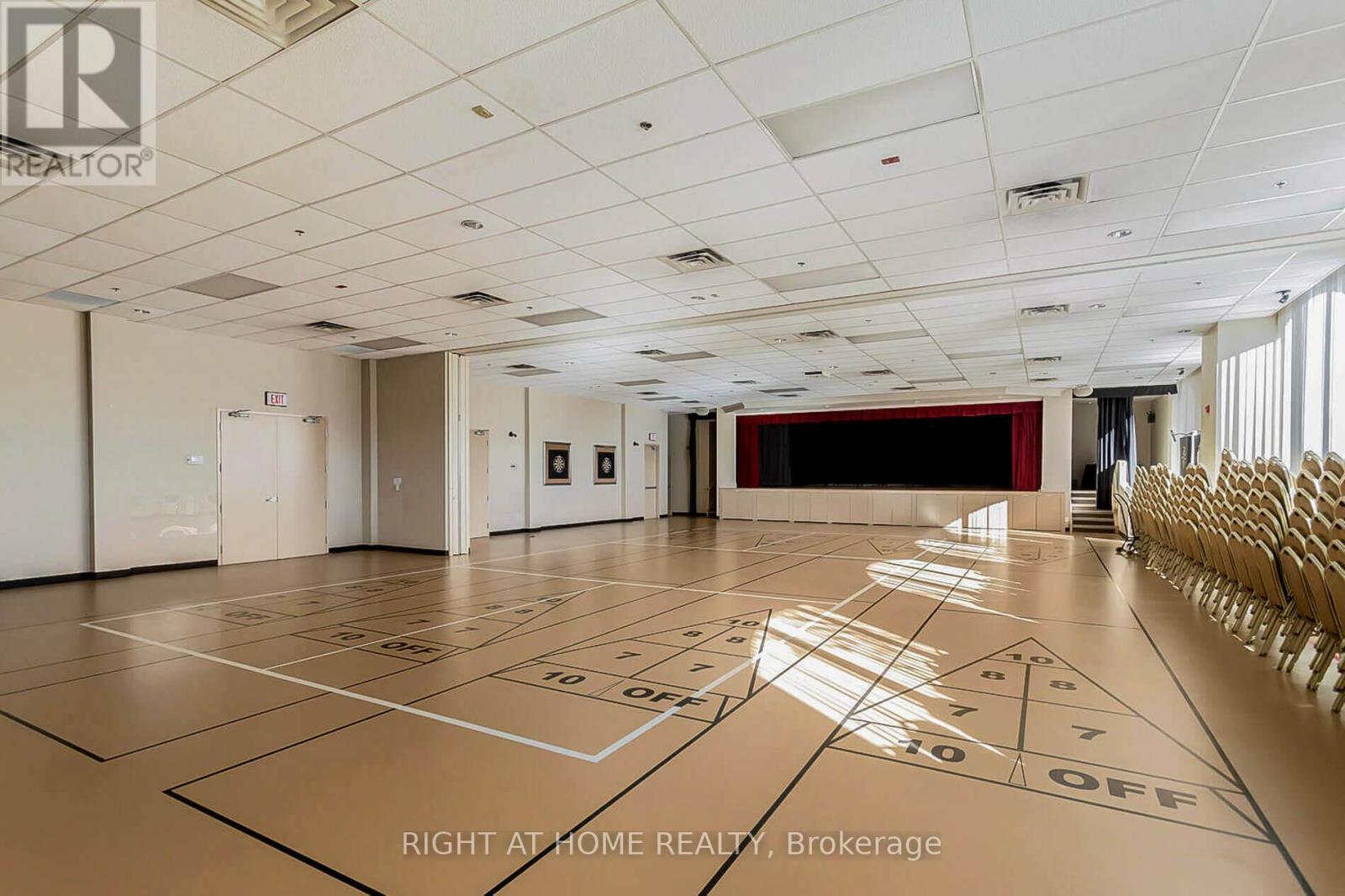 318 - 40 Via Rosedale, Brampton, ON - Indoor Photo Showing Other Room