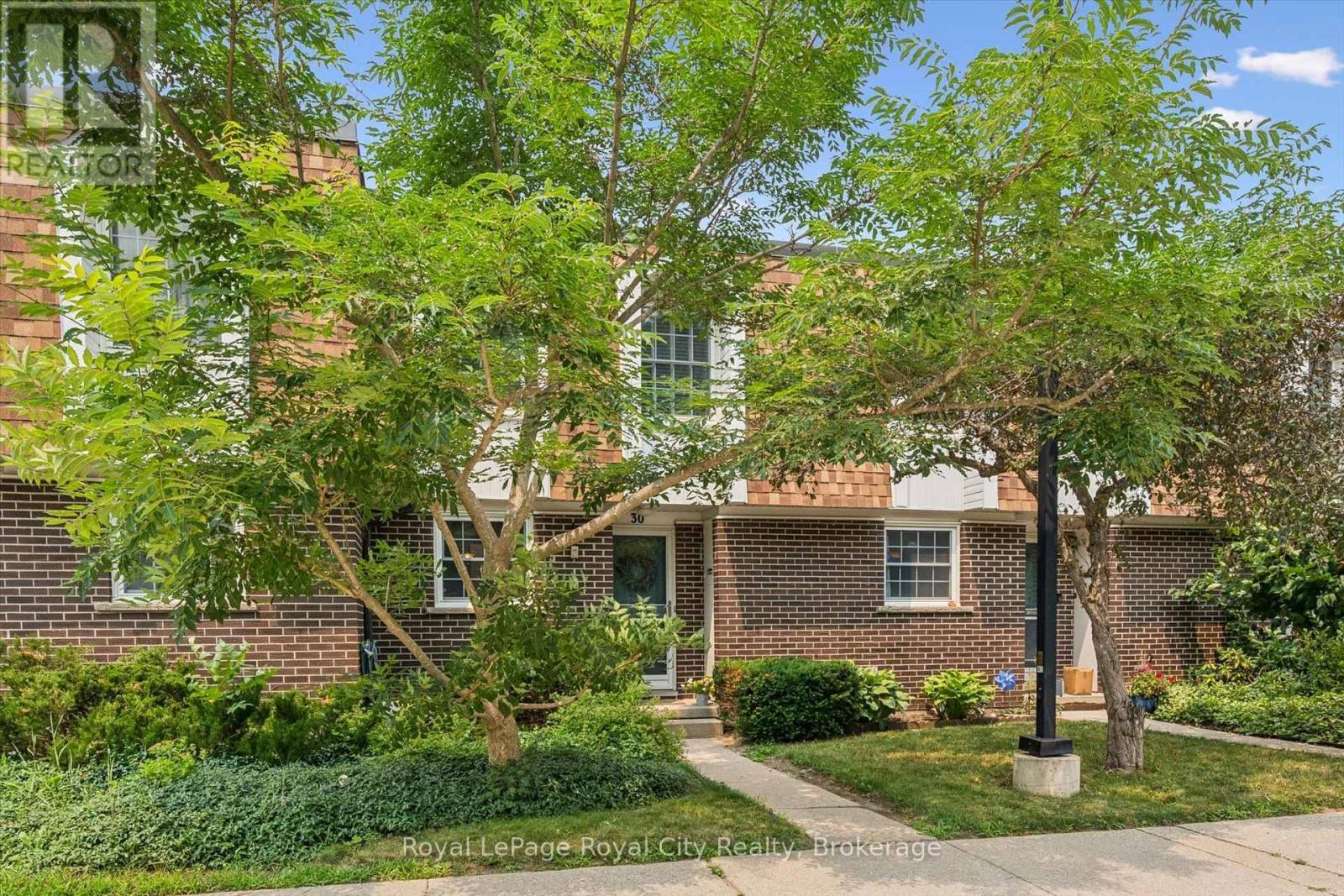 30 - 383 Edinburgh Road S, Guelph (Dovercliffe Park/Old University), ON - Outdoor