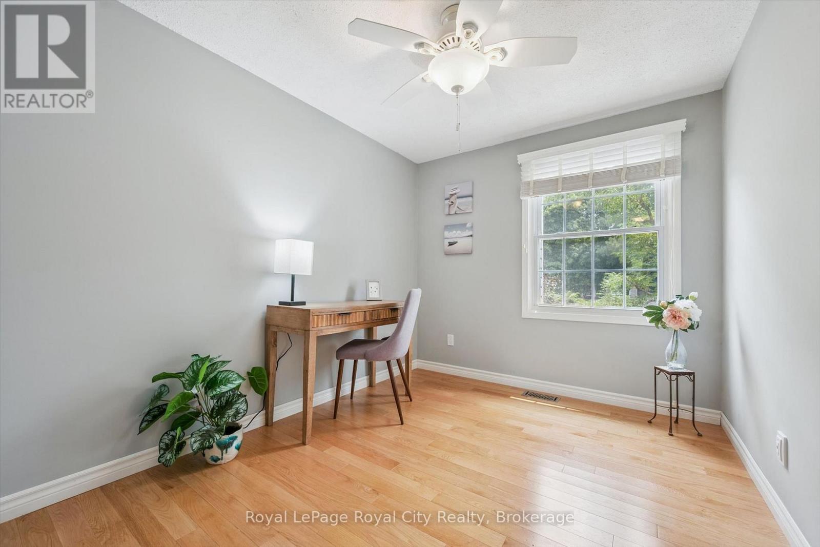 30 - 383 Edinburgh Road S, Guelph (Dovercliffe Park/Old University), ON - Indoor