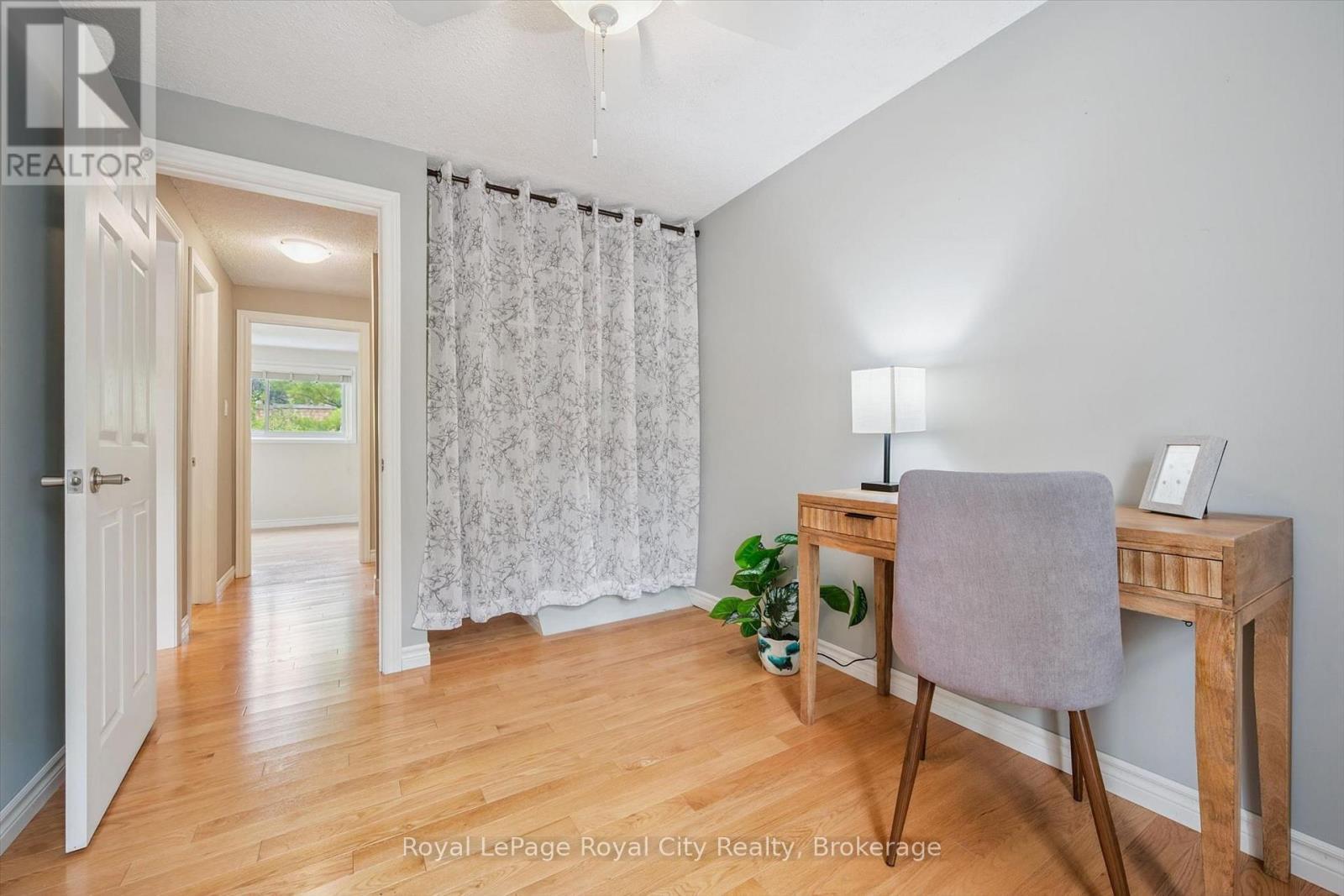 30 - 383 Edinburgh Road S, Guelph (Dovercliffe Park/Old University), ON - Indoor