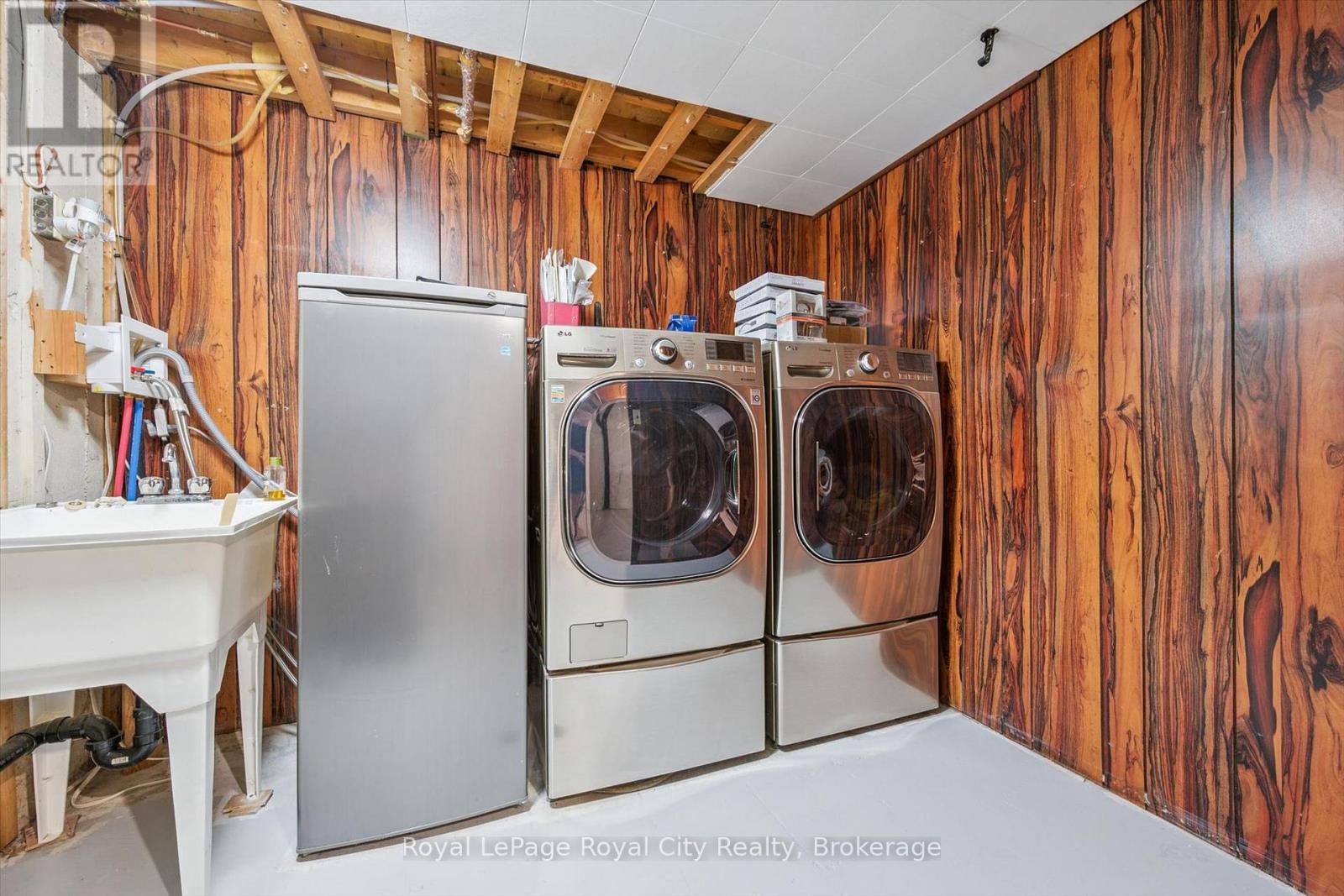 30 - 383 Edinburgh Road S, Guelph (Dovercliffe Park/Old University), ON - Indoor Photo Showing Laundry Room