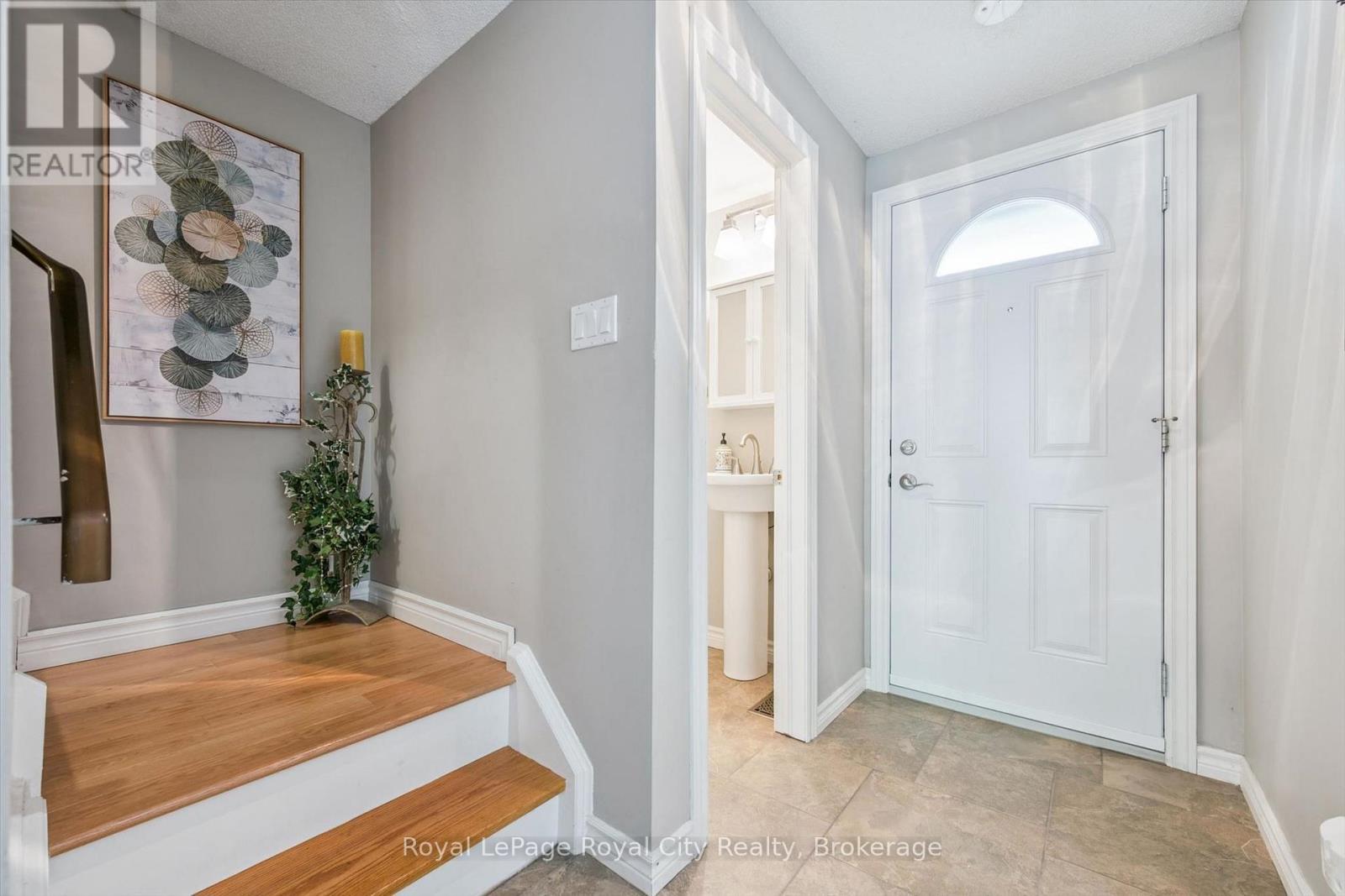 30 - 383 Edinburgh Road S, Guelph (Dovercliffe Park/Old University), ON - Indoor Photo Showing Other Room