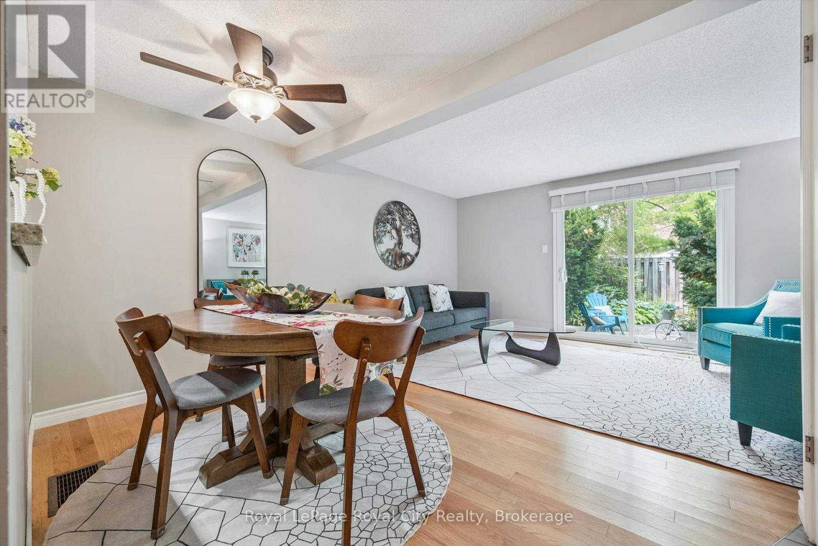 30 - 383 Edinburgh Road S, Guelph (Dovercliffe Park/Old University), ON - Indoor Photo Showing Dining Room