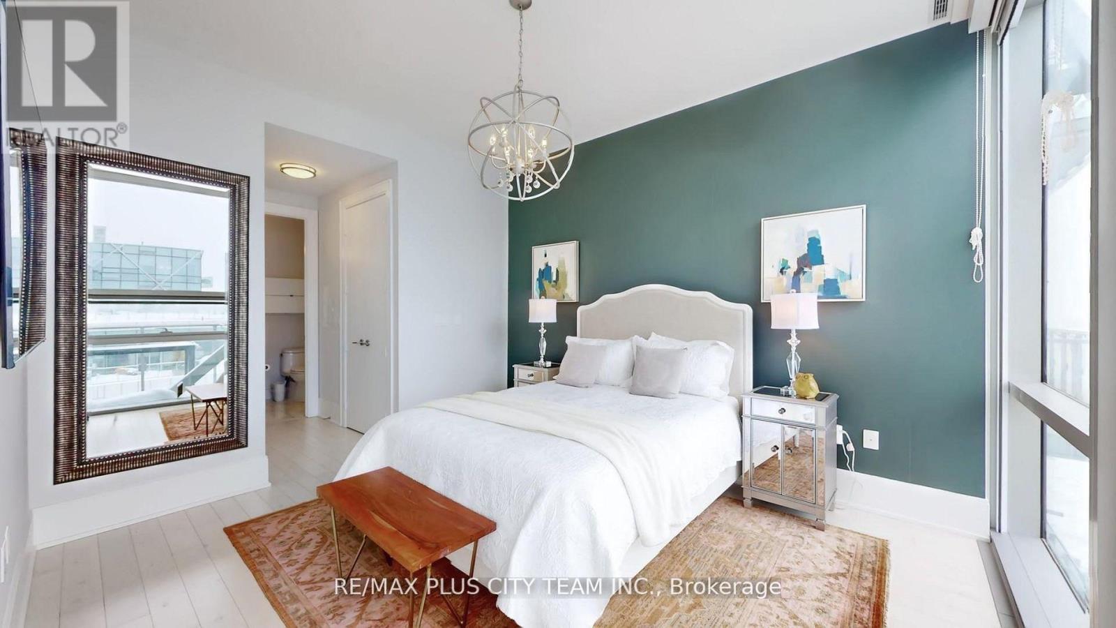 1305 - 39 Queens Quay E, Toronto, ON - Indoor Photo Showing Bedroom