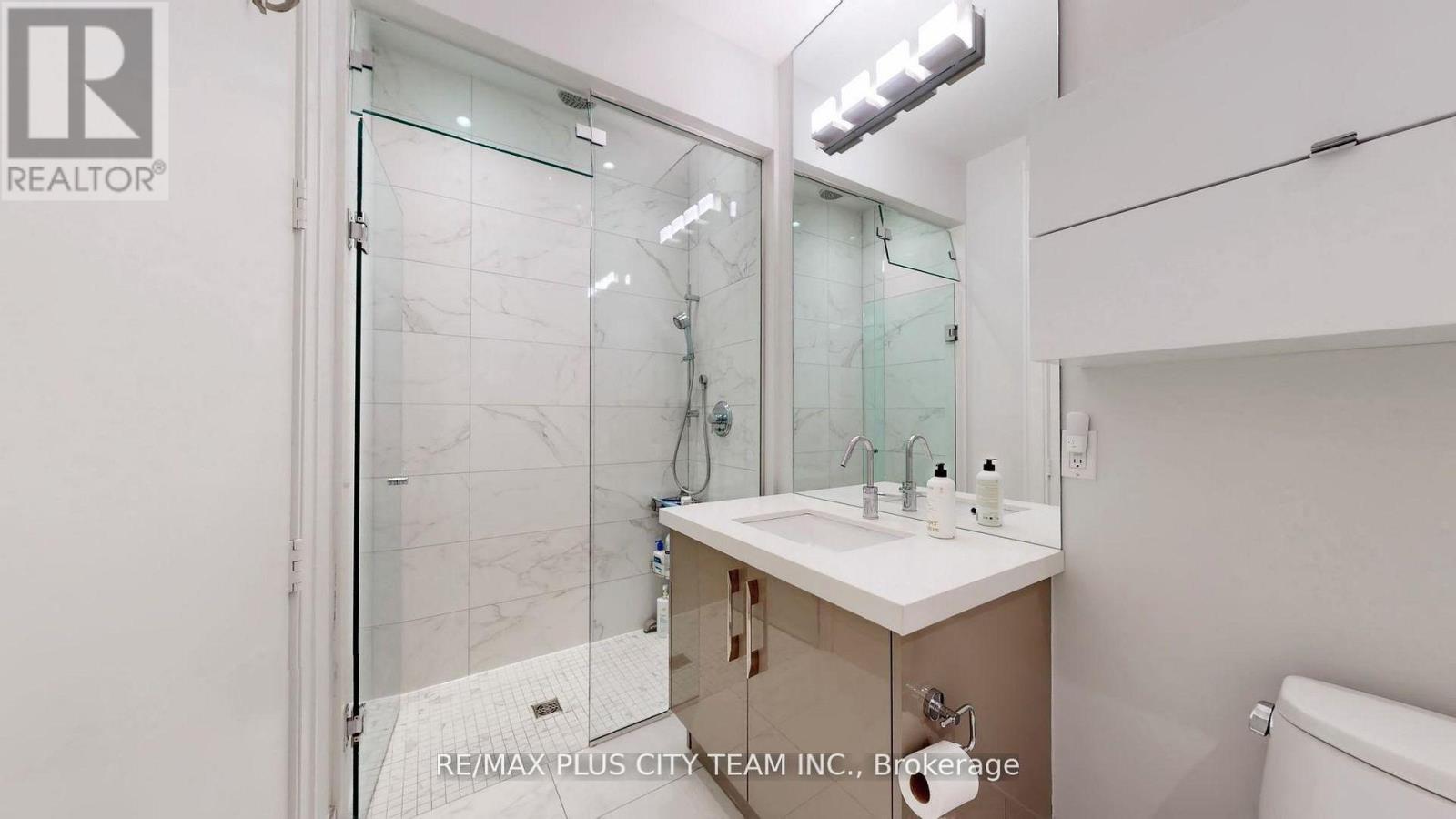 1305 - 39 Queens Quay E, Toronto, ON - Indoor Photo Showing Bathroom