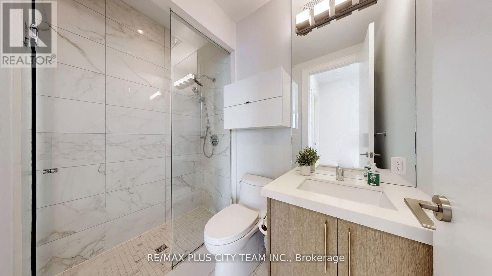 1305 - 39 Queens Quay E, Toronto, ON - Indoor Photo Showing Bathroom