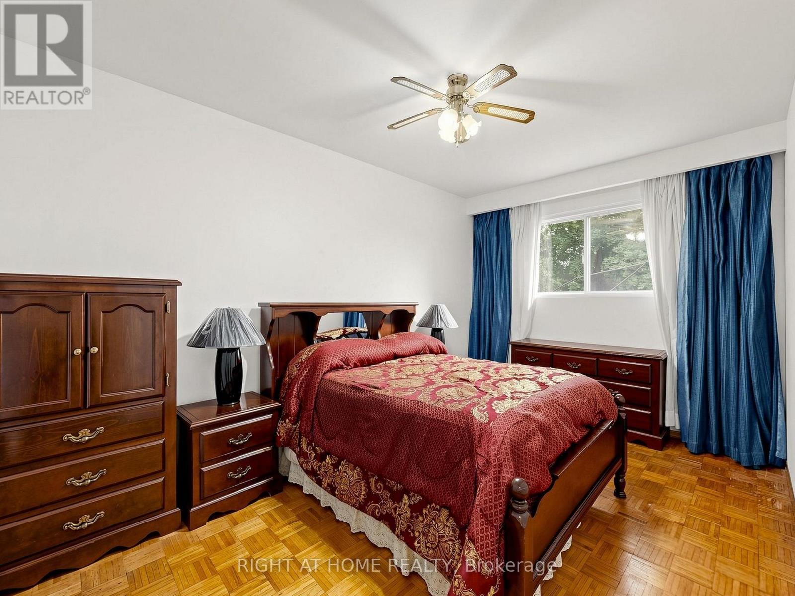 227 Apache Trail, Toronto, ON - Indoor Photo Showing Bedroom