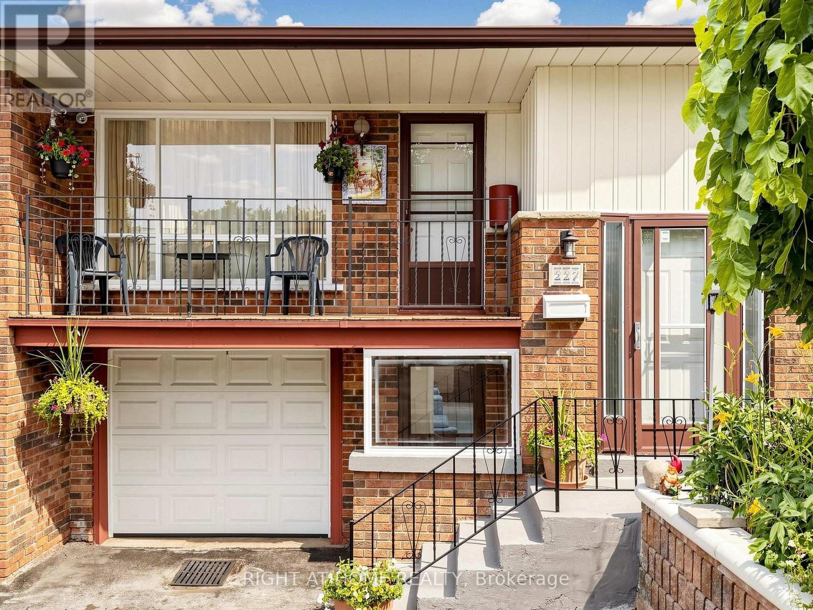 227 Apache Trail, Toronto, ON - Outdoor With Exterior