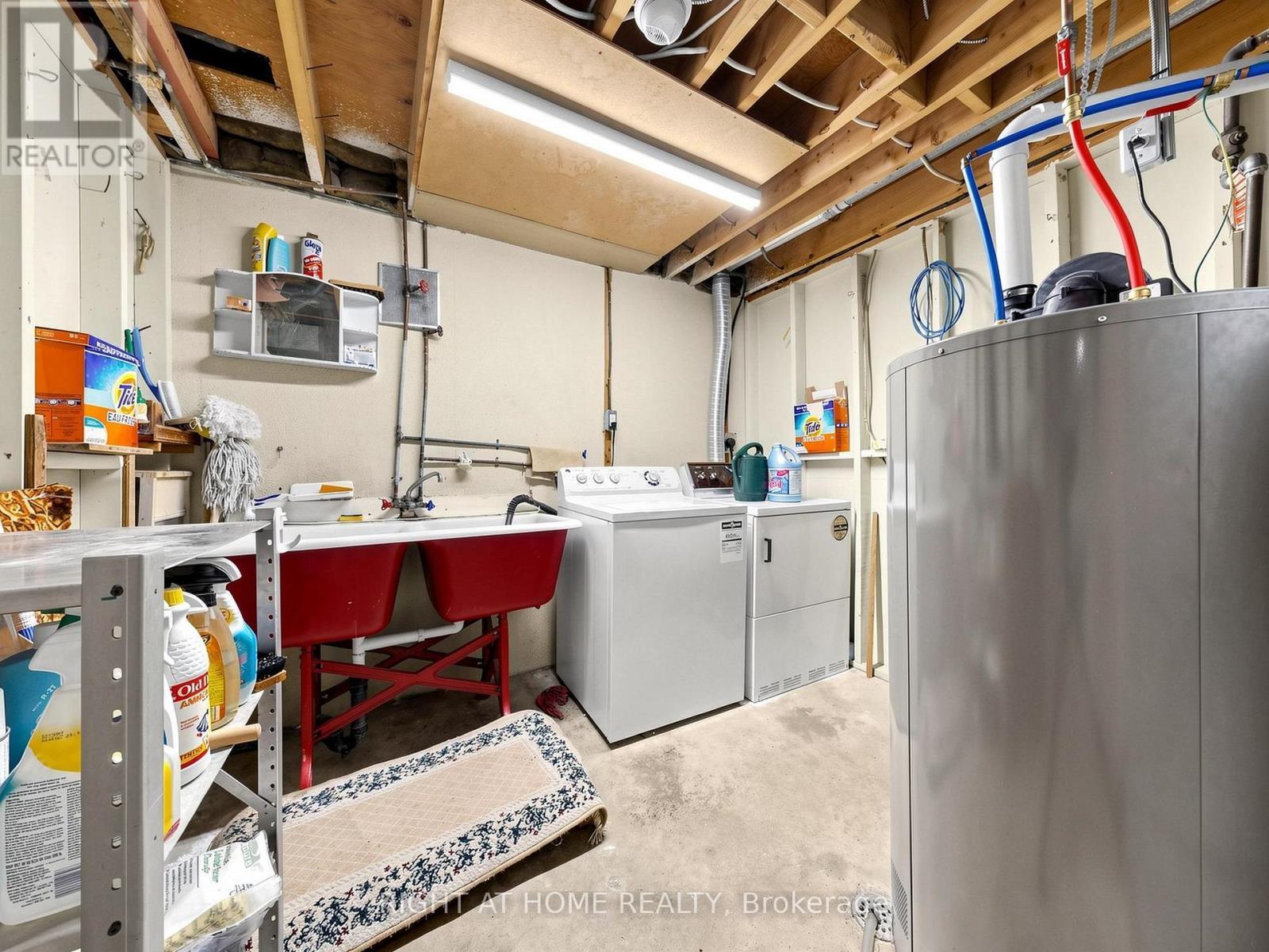 227 Apache Trail, Toronto, ON - Indoor Photo Showing Laundry Room