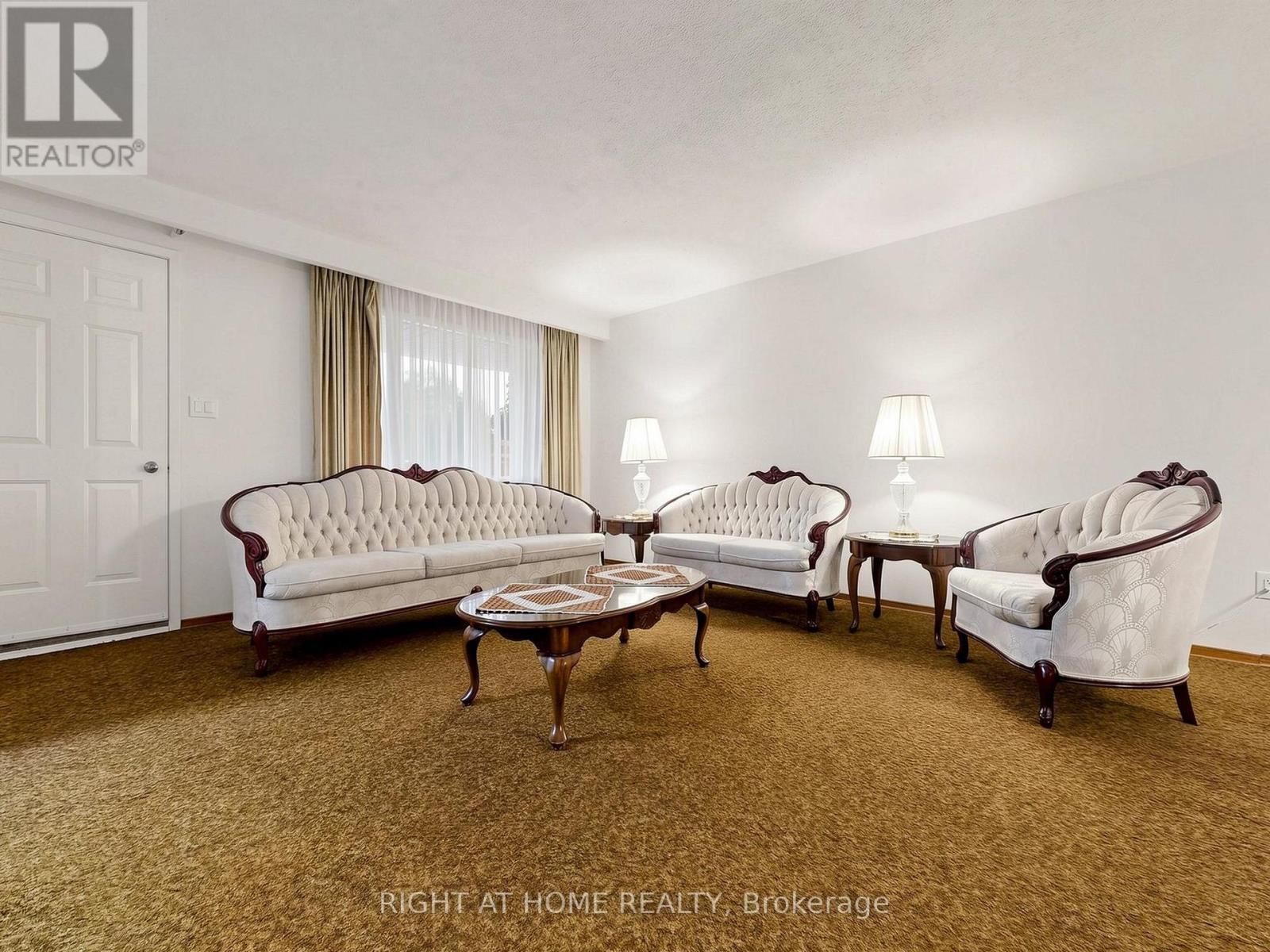 227 Apache Trail, Toronto, ON - Indoor Photo Showing Other Room
