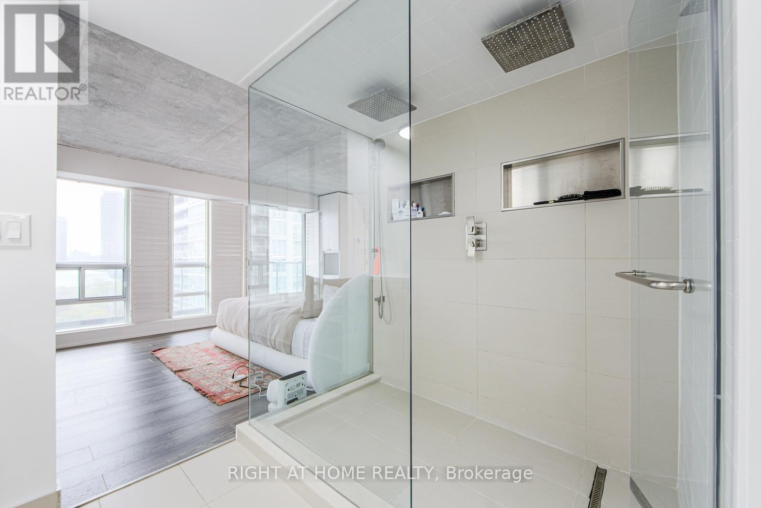 728 - 250 Manitoba Street Se, Toronto, ON - Photo Showing Bathroom
