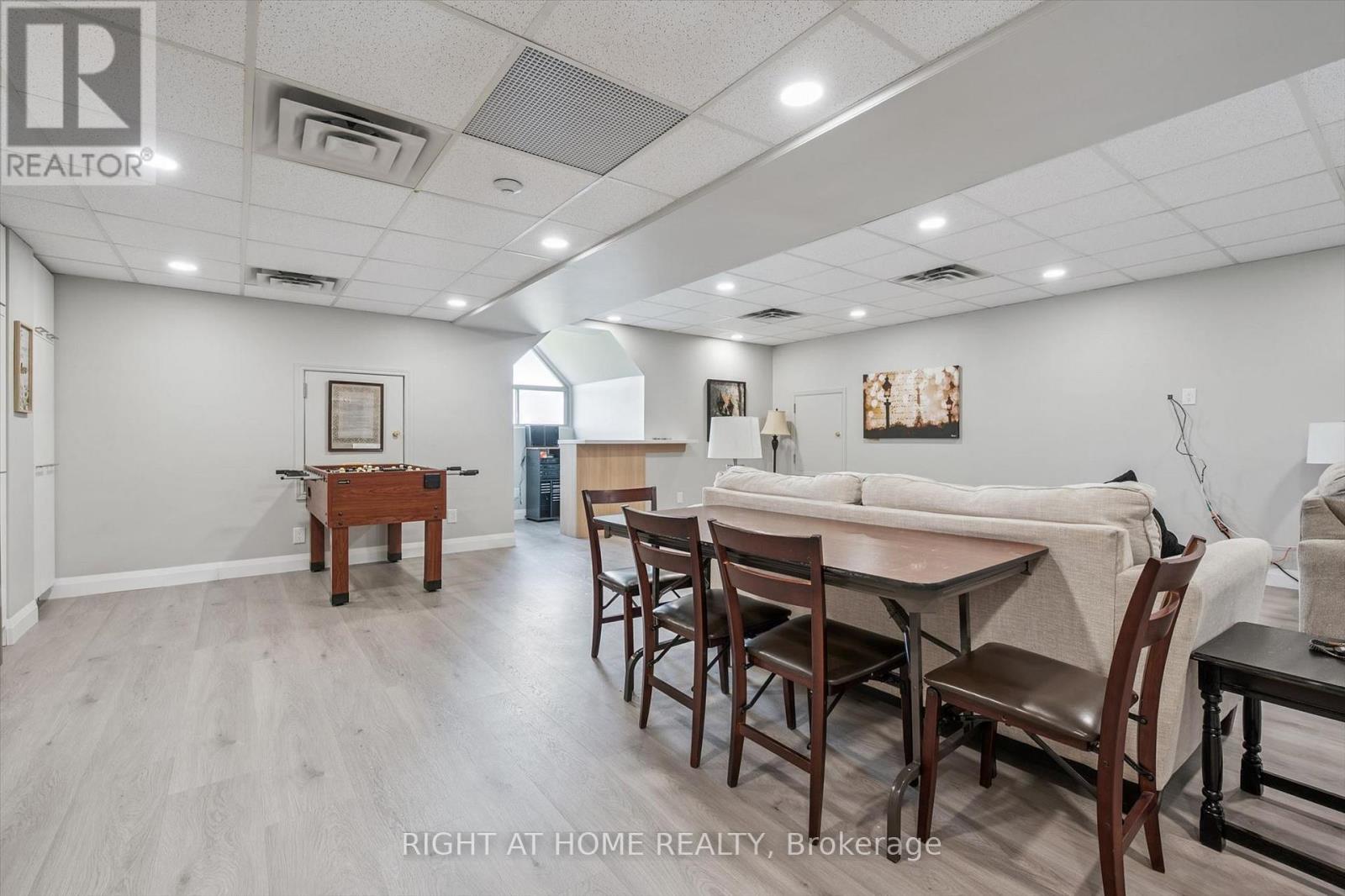 804 - 281 Bristol Street, Guelph, ON - Indoor Photo Showing Dining Room