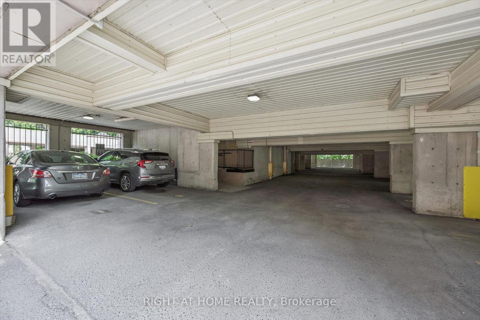 804 - 281 Bristol Street, Guelph, ON - Indoor Photo Showing Garage