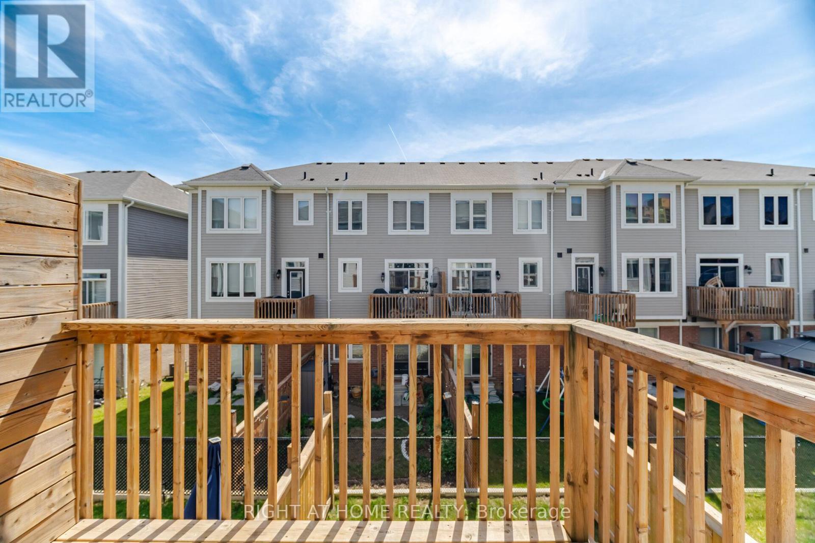 8 Rapids Lane, Hamilton, ON - Outdoor