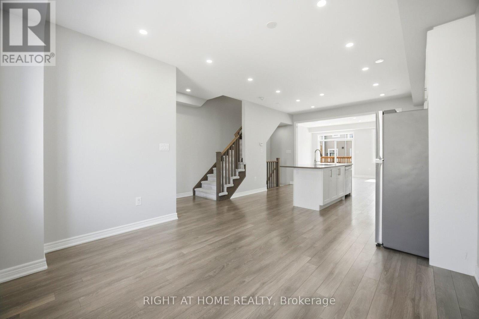 8 Rapids Lane, Hamilton, ON - Indoor