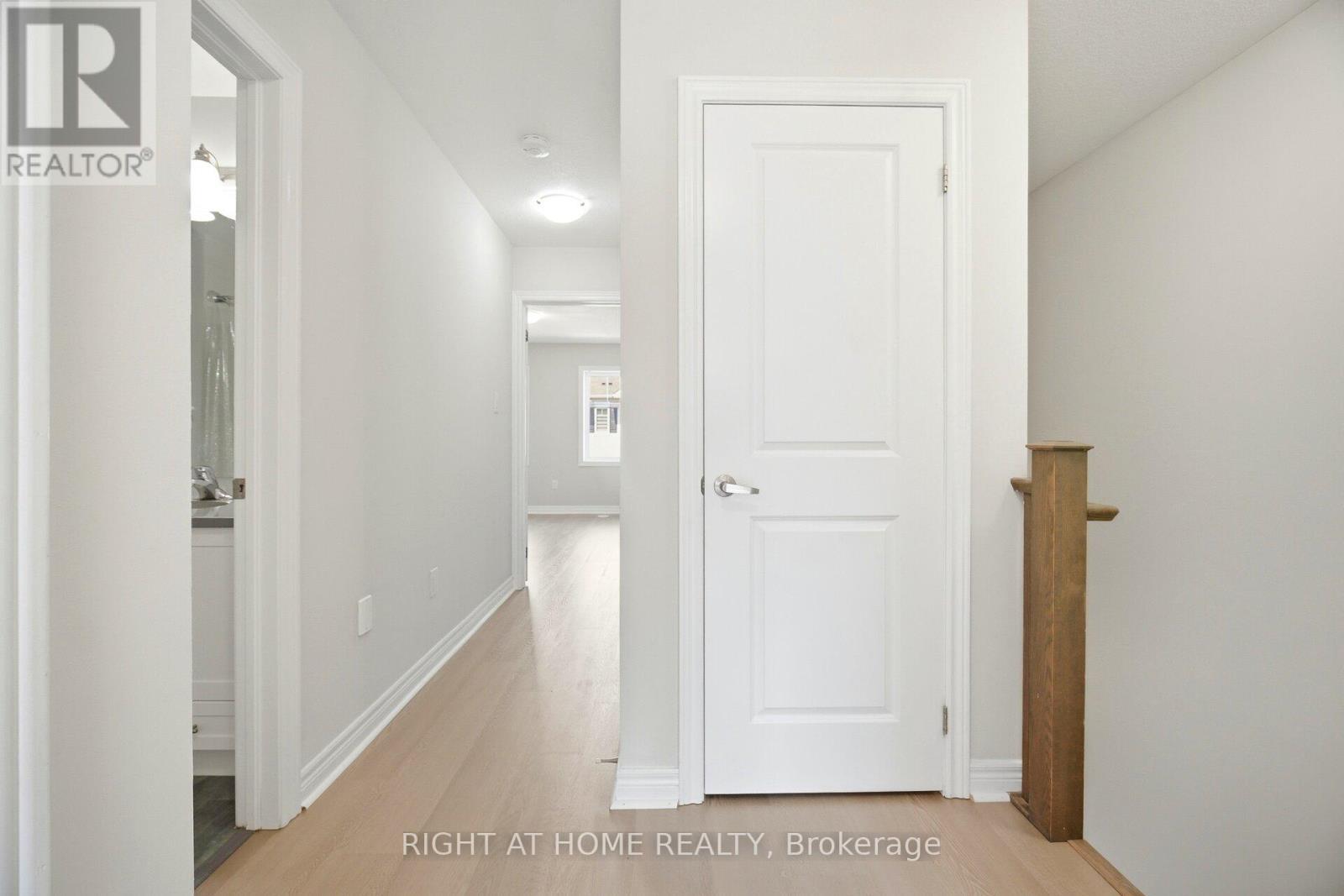 8 Rapids Lane, Hamilton, ON - Indoor Photo Showing Other Room