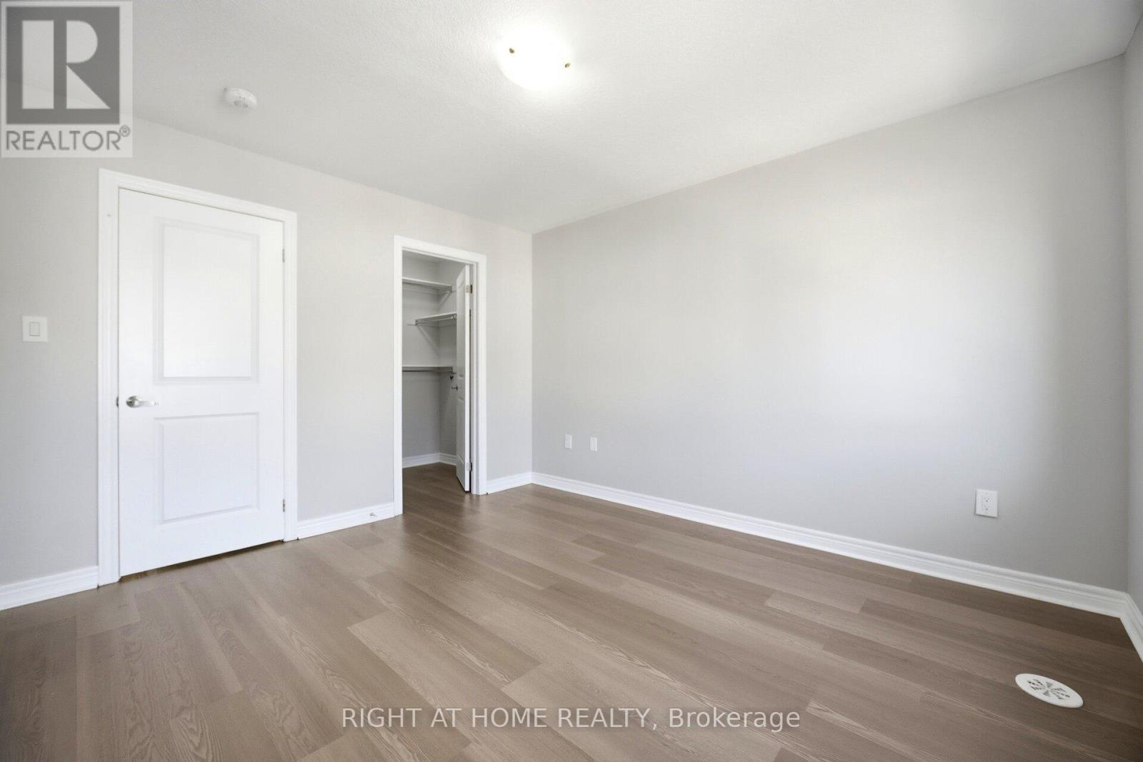 8 Rapids Lane, Hamilton, ON - Indoor Photo Showing Other Room