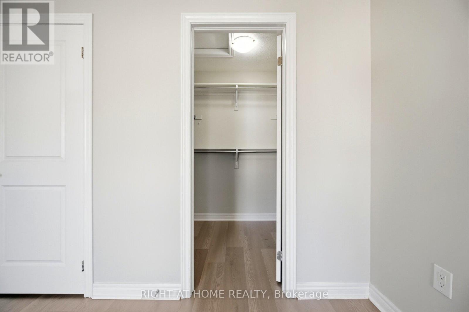 8 Rapids Lane, Hamilton, ON - Indoor Photo Showing Other Room