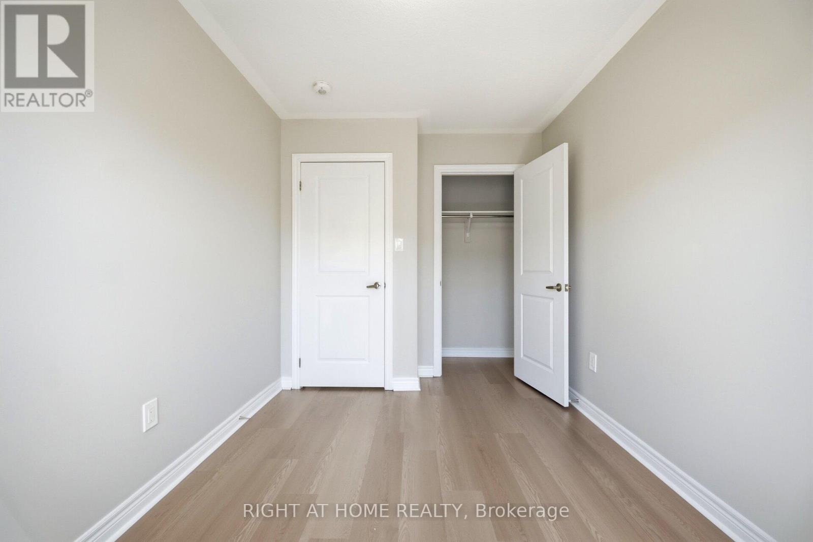 8 Rapids Lane, Hamilton, ON - Indoor Photo Showing Other Room