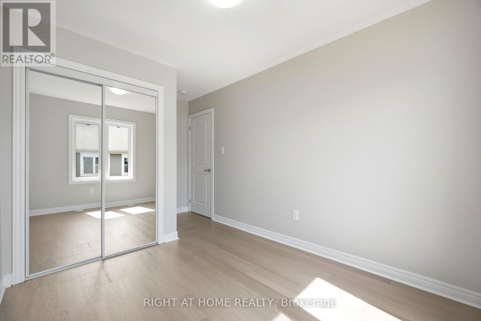 8 Rapids Lane, Hamilton, ON - Indoor Photo Showing Other Room