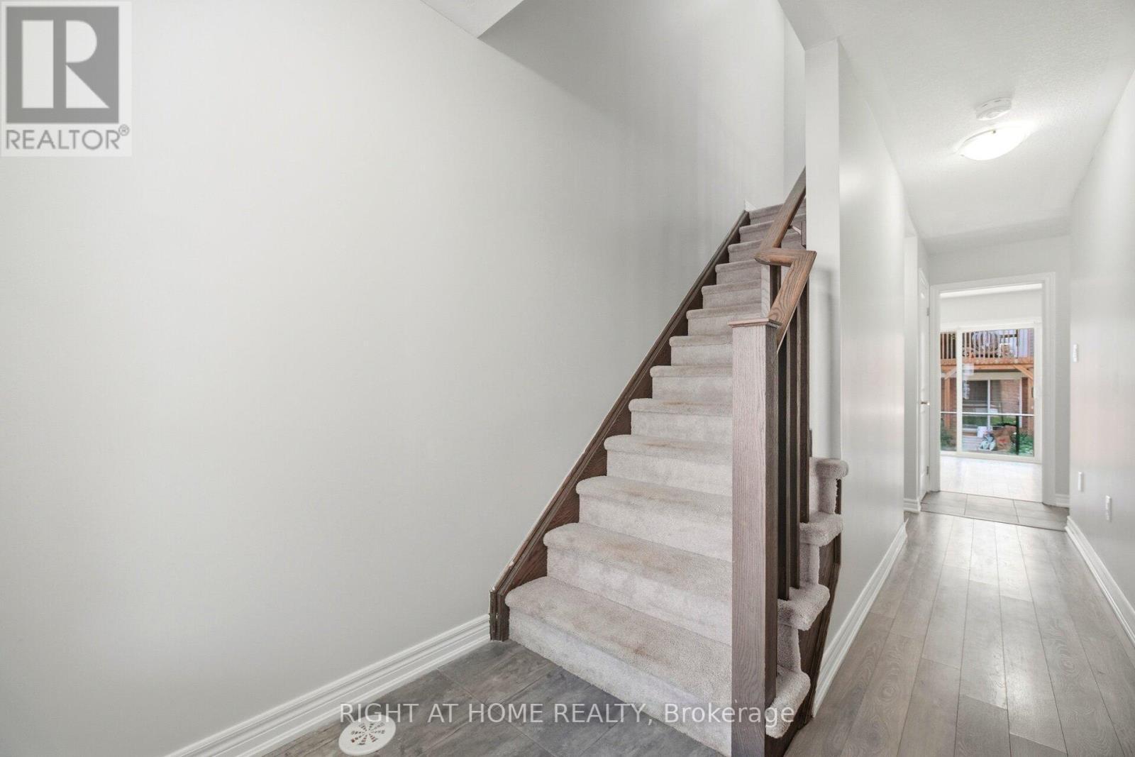 8 Rapids Lane, Hamilton, ON - Indoor Photo Showing Other Room