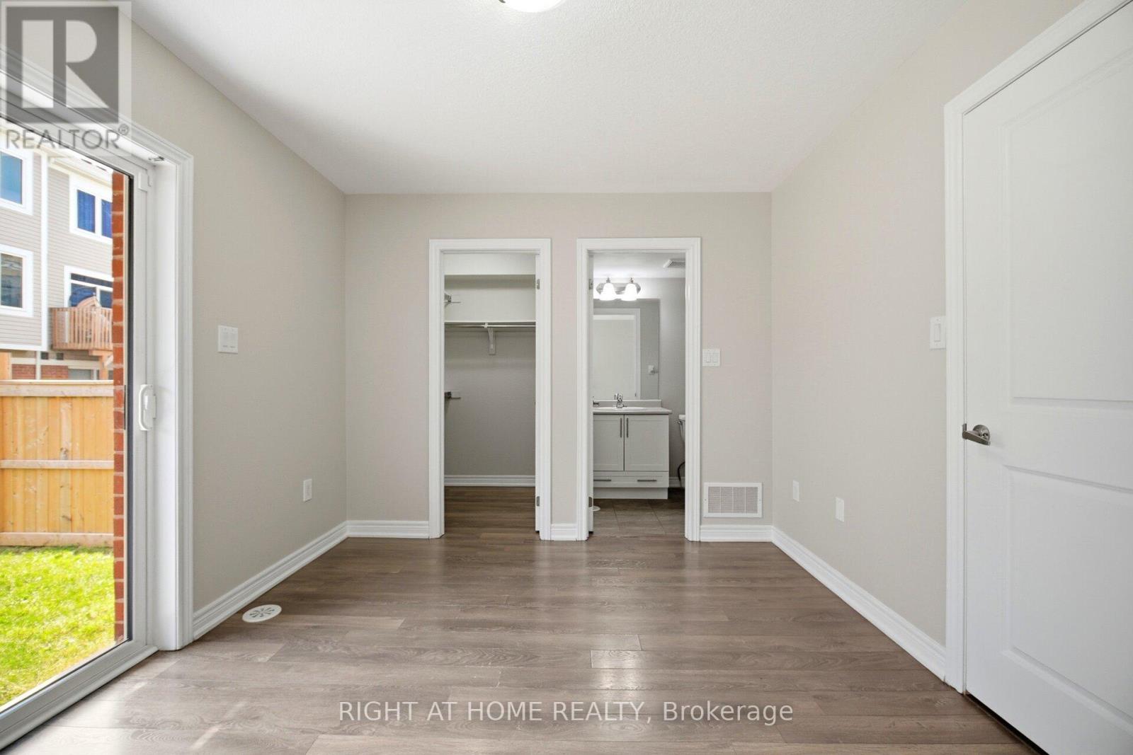 8 Rapids Lane, Hamilton, ON - Indoor Photo Showing Other Room