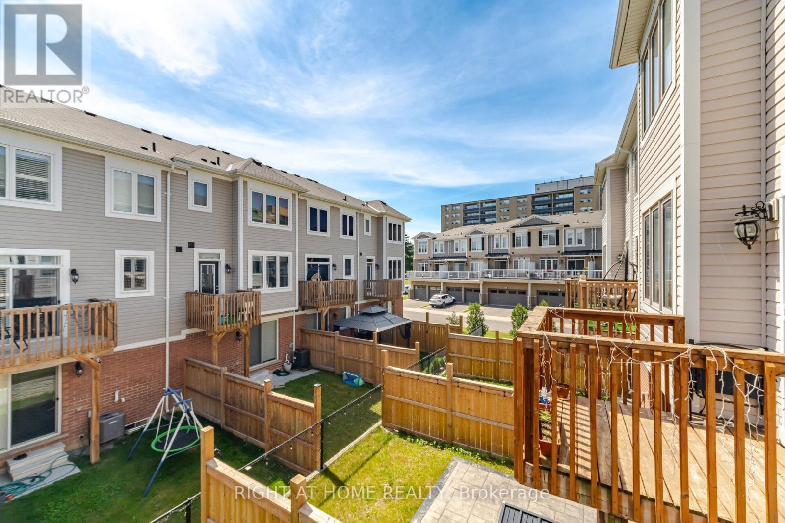 8 Rapids Lane, Hamilton, ON - Outdoor