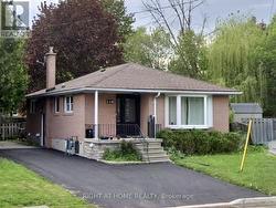 BSMT - 116 CHERRYWOOD DRIVE Newmarket, ON L3Y 2X7